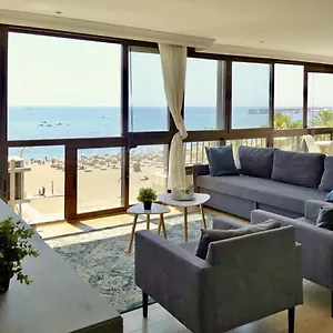 https://primera-lnea-de-playa-en-la-malagueta.es-andalucia.com